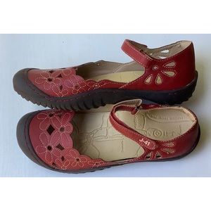 J-41 Lotus Red Flowers Shoes 9